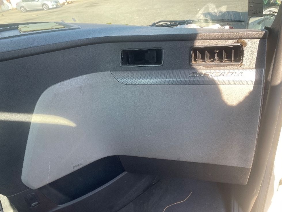 Day Cab Tractor-Heavy Duty Tractors-Freightliner-2019-T12664ST-Kearny-NJ-271,675\n\t\tmiles-$ 61,750 - Image 13