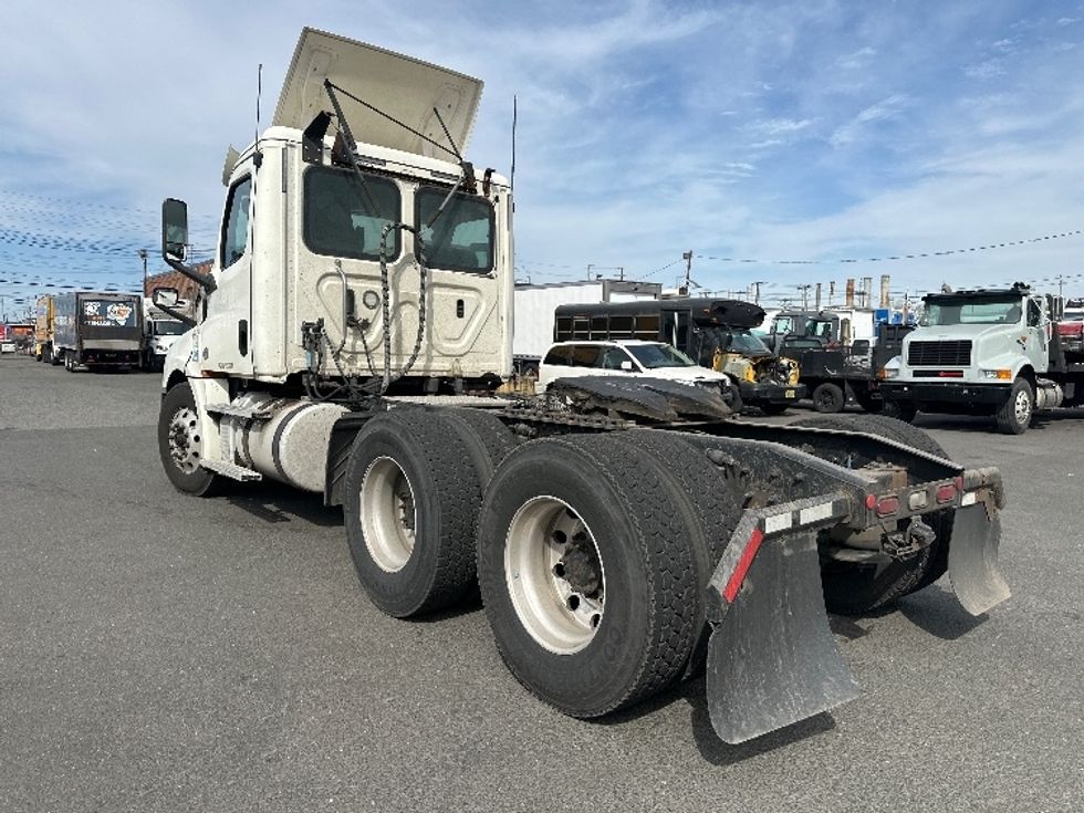 Day Cab Tractor-Heavy Duty Tractors-Freightliner-2019-T12664ST-Kearny-NJ-321,056\n\t\tmiles-$ 49,000 - Image 5