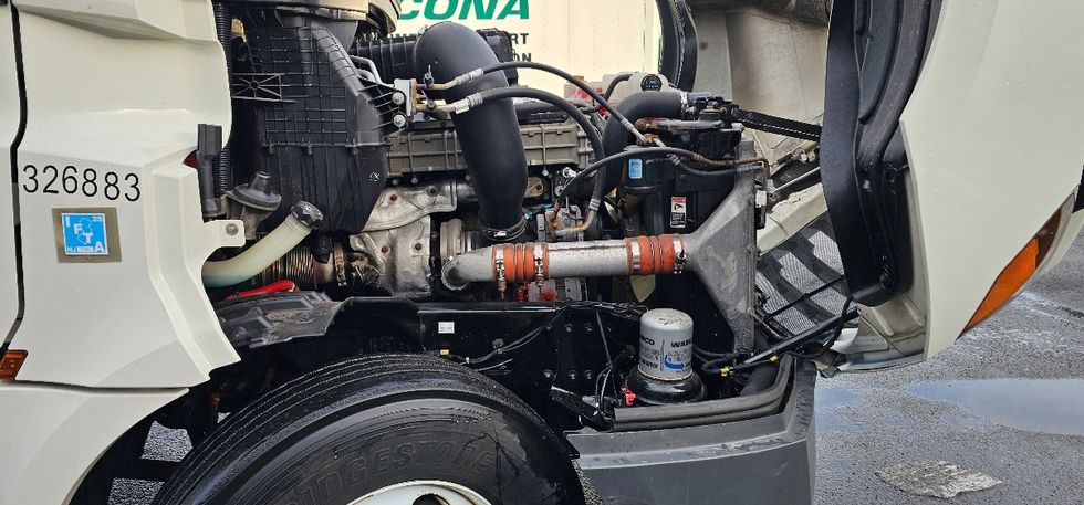 Day Cab Tractor-Heavy Duty Tractors-Freightliner-2019-T12664ST-Kearny-NJ-434,157\n\t\tmiles-$ 46,000 - Image 15