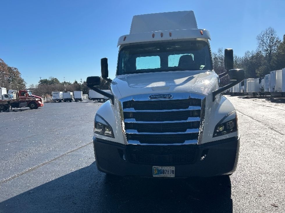 Day Cab Tractor-Heavy Duty Tractors-Freightliner-2019-T12664ST-Kennesaw-GA-506,046\n\t\tmiles-$ 40,250 - Image 2