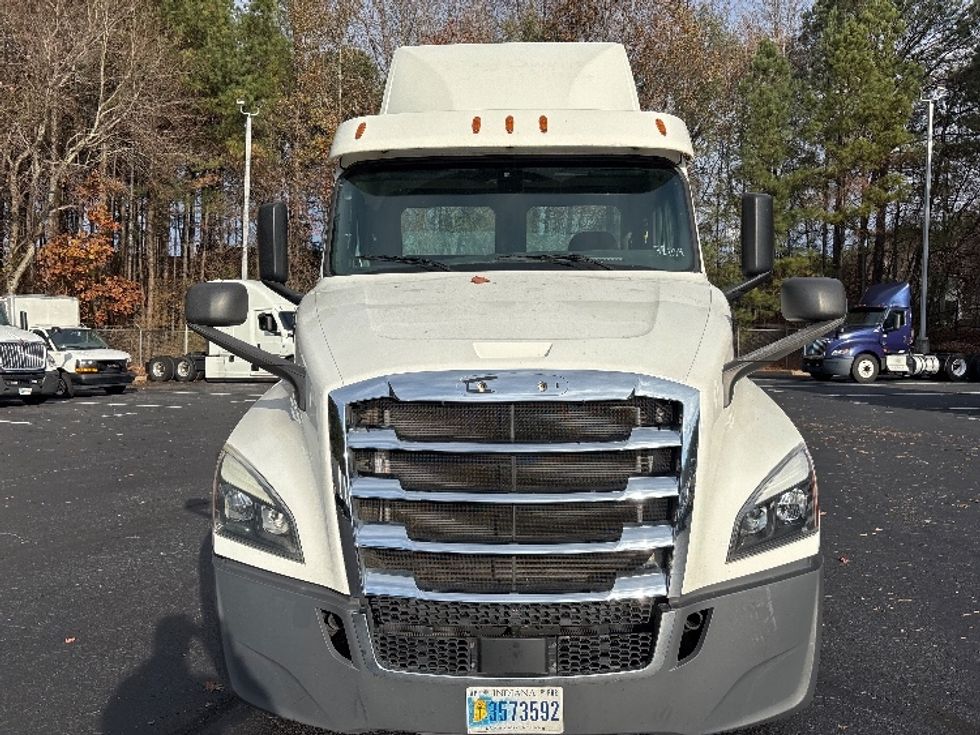 Day Cab Tractor-Heavy Duty Tractors-Freightliner-2019-T12664ST-Kennesaw-GA-547,506\n\t\tmiles-$ 36,500 - Image 2