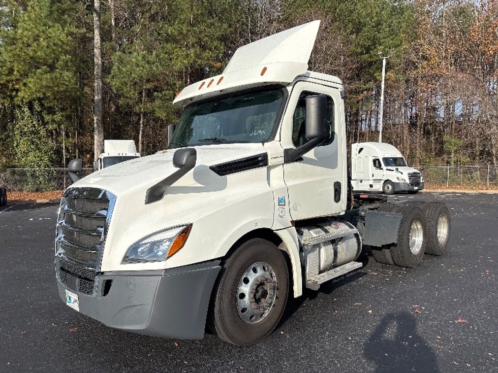Day Cab Tractor-Heavy Duty Tractors-Freightliner-2019-T12664ST-Kennesaw-GA-547,506\n\t\tmiles-$ 36,500 - Image 3