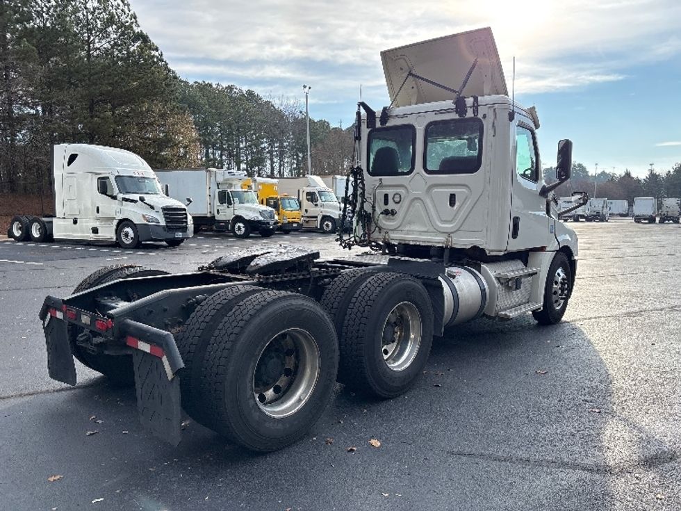 Day Cab Tractor-Heavy Duty Tractors-Freightliner-2019-T12664ST-Kennesaw-GA-547,506\n\t\tmiles-$ 36,500 - Image 7
