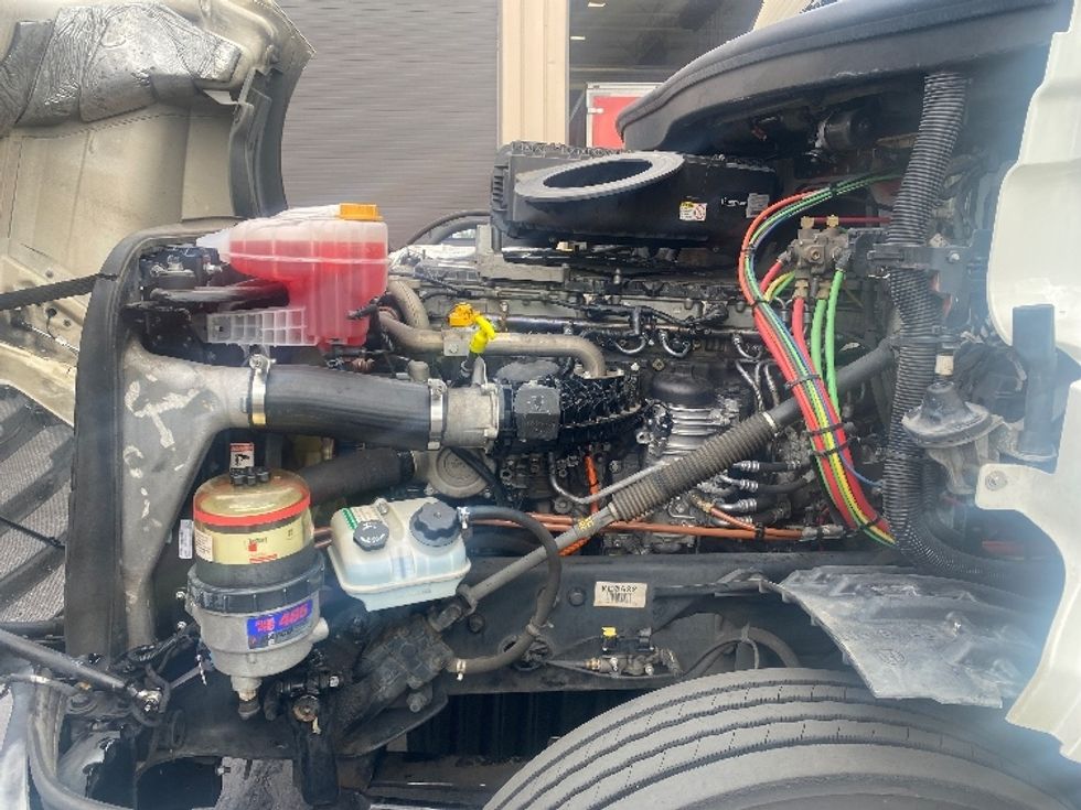 Day Cab Tractor-Heavy Duty Tractors-Freightliner-2019-T12664ST-Kent-WA-486,203\n\t\tmiles-$ 52,250 - Image 16