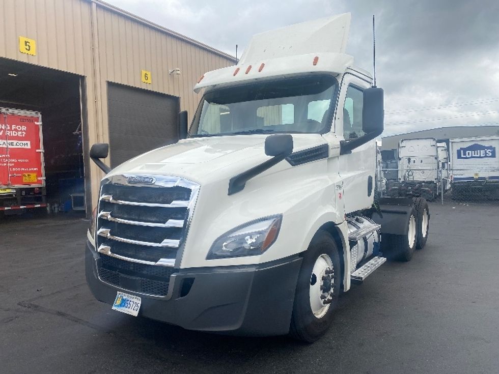 Day Cab Tractor-Heavy Duty Tractors-Freightliner-2019-T12664ST-Kent-WA-486,203\n\t\tmiles-$ 52,250 - Image 3
