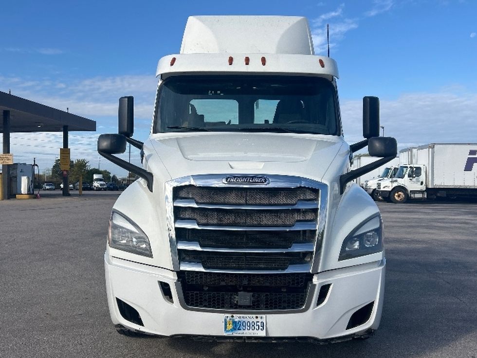 Day Cab Tractor-Heavy Duty Tractors-Freightliner-2019-T12664ST-Kentwood-MI-464,348\n\t\tmiles-$ 38,000 - Image 2