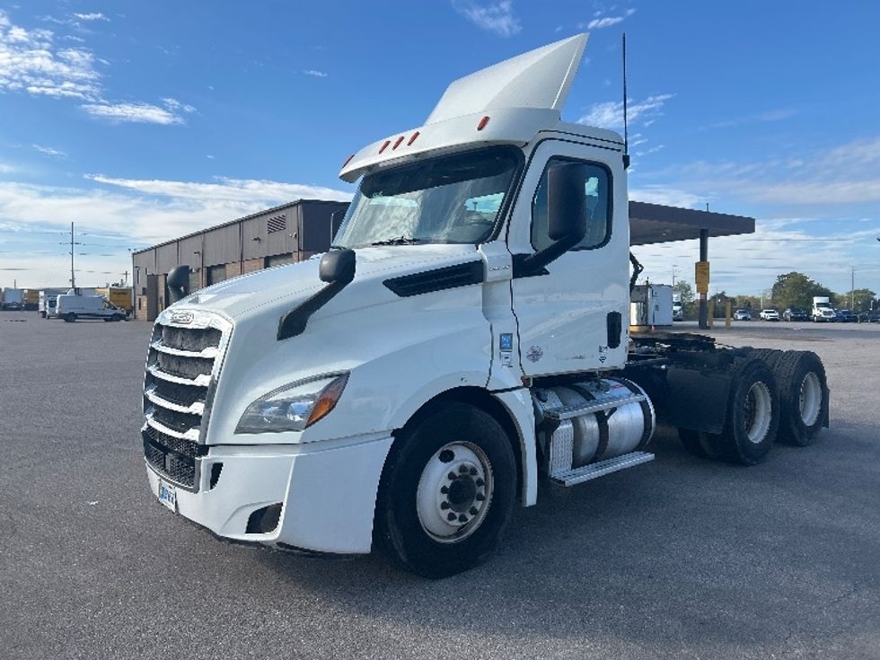 Day Cab Tractor-Heavy Duty Tractors-Freightliner-2019-T12664ST-Kentwood-MI-464,348\n\t\tmiles-$ 38,000 - Image 3