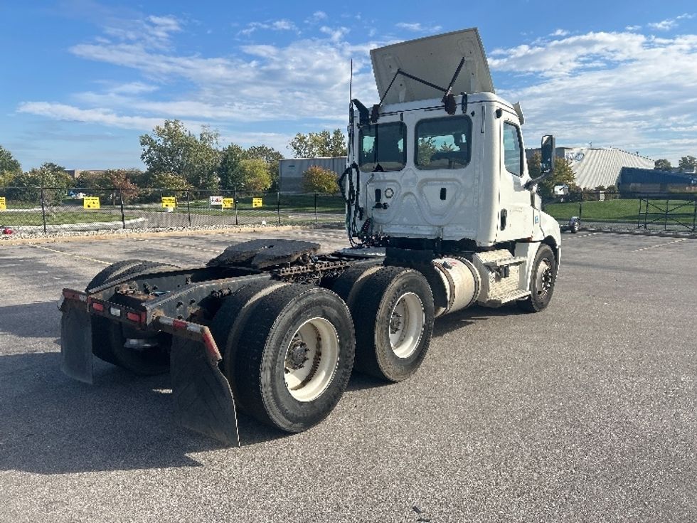 Day Cab Tractor-Heavy Duty Tractors-Freightliner-2019-T12664ST-Kentwood-MI-464,348\n\t\tmiles-$ 38,000 - Image 7