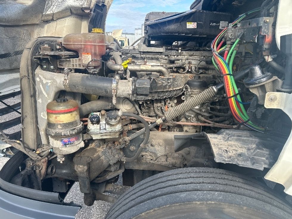 Day Cab Tractor-Heavy Duty Tractors-Freightliner-2019-T12664ST-Kentwood-MI-628,357\n\t\tmiles-$ 25,500 - Image 16