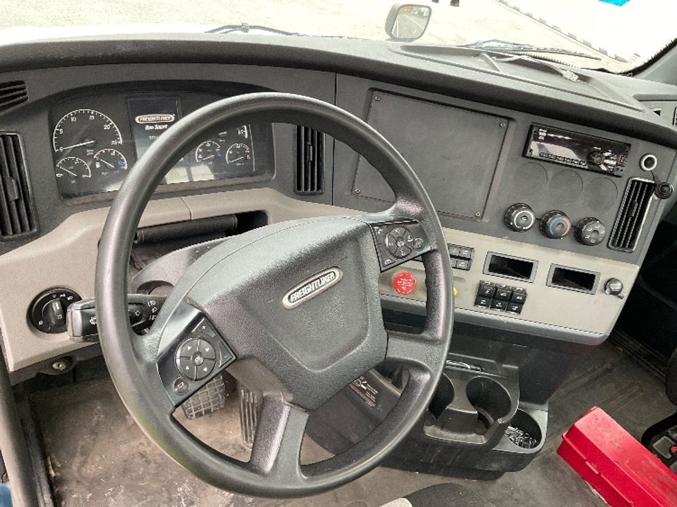 Day Cab Tractor-Heavy Duty Tractors-Freightliner-2019-T12664ST-King Of Prussia-PA-277,351\n\t\tmiles-$ 53,750 - Image 11