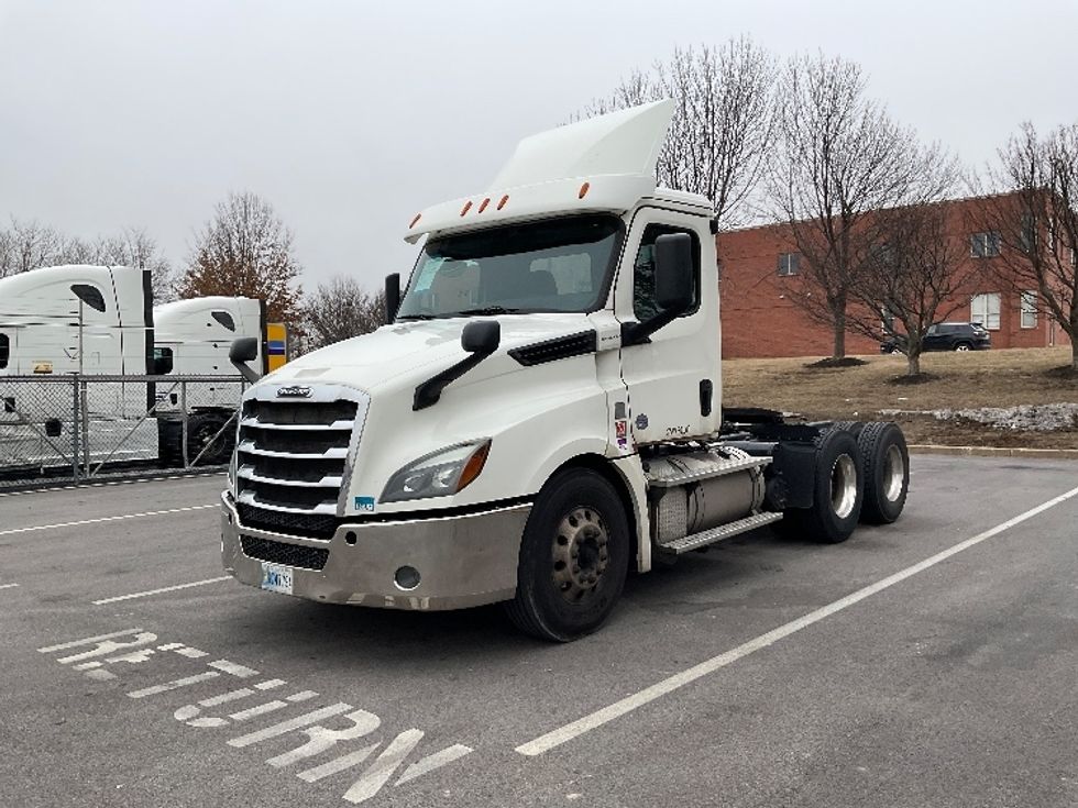 Day Cab Tractor-Heavy Duty Tractors-Freightliner-2019-T12664ST-King Of Prussia-PA-277,351\n\t\tmiles-$ 53,750 - Image 3