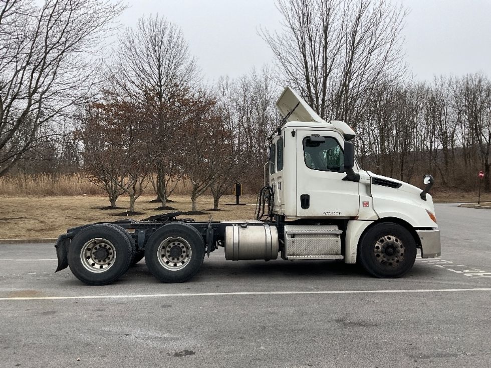 Day Cab Tractor-Heavy Duty Tractors-Freightliner-2019-T12664ST-King Of Prussia-PA-277,351\n\t\tmiles-$ 53,750 - Image 8
