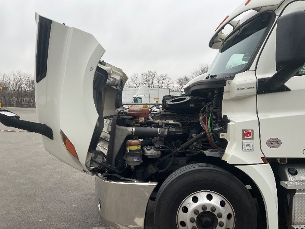 Day Cab Tractor-Heavy Duty Tractors-Freightliner-2019-T12664ST-King Of Prussia-PA-281,067\n\t\tmiles-$ 53,250 - Image 15