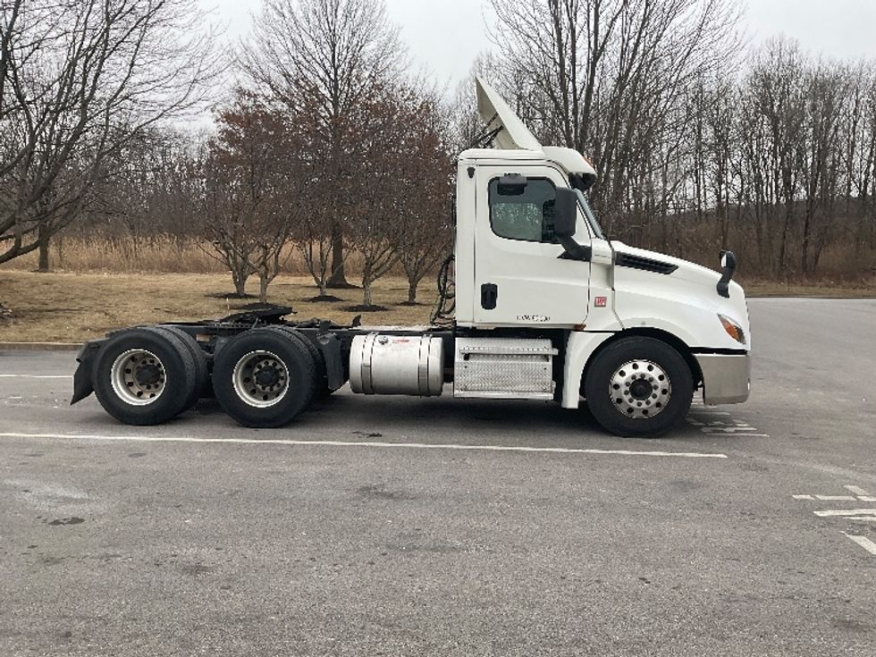 Day Cab Tractor-Heavy Duty Tractors-Freightliner-2019-T12664ST-King Of Prussia-PA-281,067\n\t\tmiles-$ 53,250 - Image 8