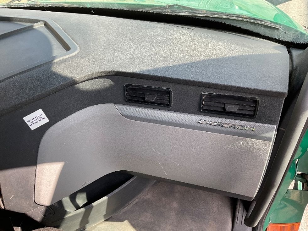 Day Cab Tractor-Heavy Duty Tractors-Freightliner-2019-T12664ST-La Porte-IN-351,634\n\t\tmiles-$ 51,000 - Image 13