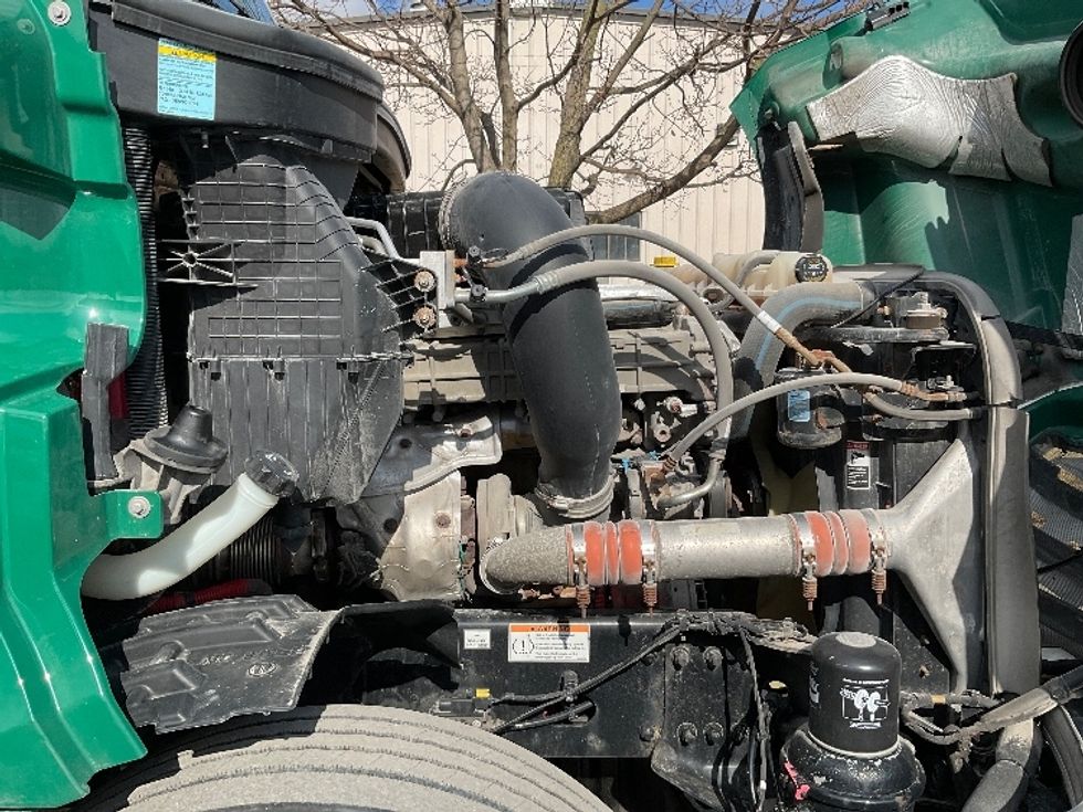 Day Cab Tractor-Heavy Duty Tractors-Freightliner-2019-T12664ST-La Porte-IN-351,634\n\t\tmiles-$ 51,000 - Image 15