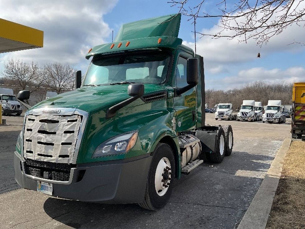 Day Cab Tractor-Heavy Duty Tractors-Freightliner-2019-T12664ST-La Porte-IN-351,634\n\t\tmiles-$ 51,000 - Image 3