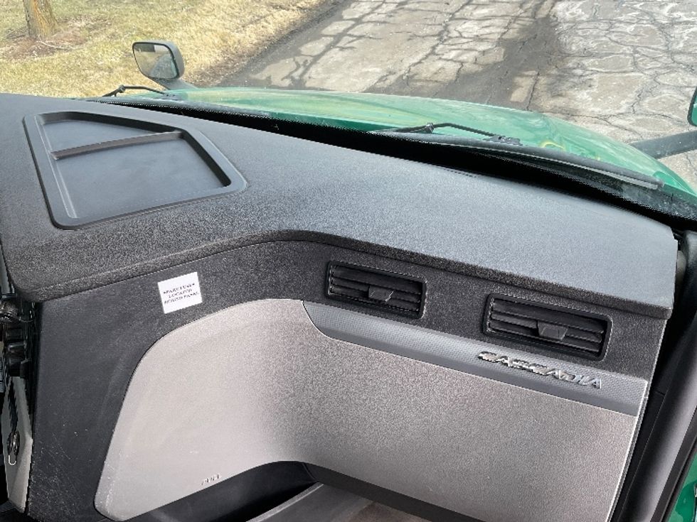 Day Cab Tractor-Heavy Duty Tractors-Freightliner-2019-T12664ST-La Porte-IN-393,369\n\t\tmiles-$ 49,250 - Image 13