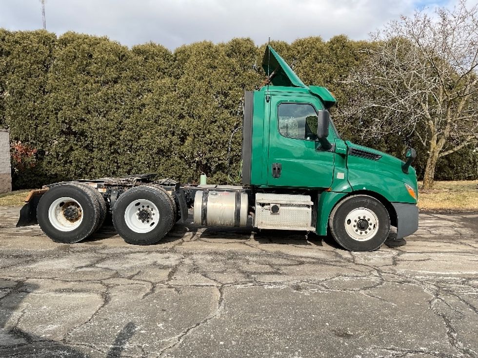 Day Cab Tractor-Heavy Duty Tractors-Freightliner-2019-T12664ST-La Porte-IN-393,369\n\t\tmiles-$ 49,250 - Image 8