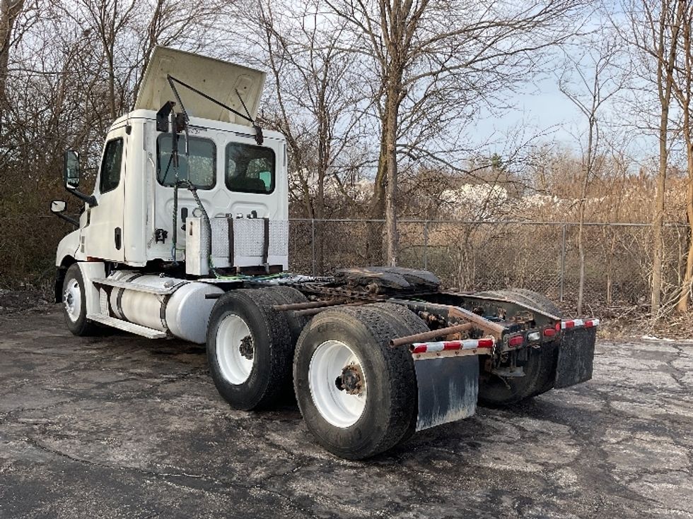 Day Cab Tractor-Heavy Duty Tractors-Freightliner-2019-T12664ST-La Porte-IN-470,675\n\t\tmiles-$ 47,500 - Image 5