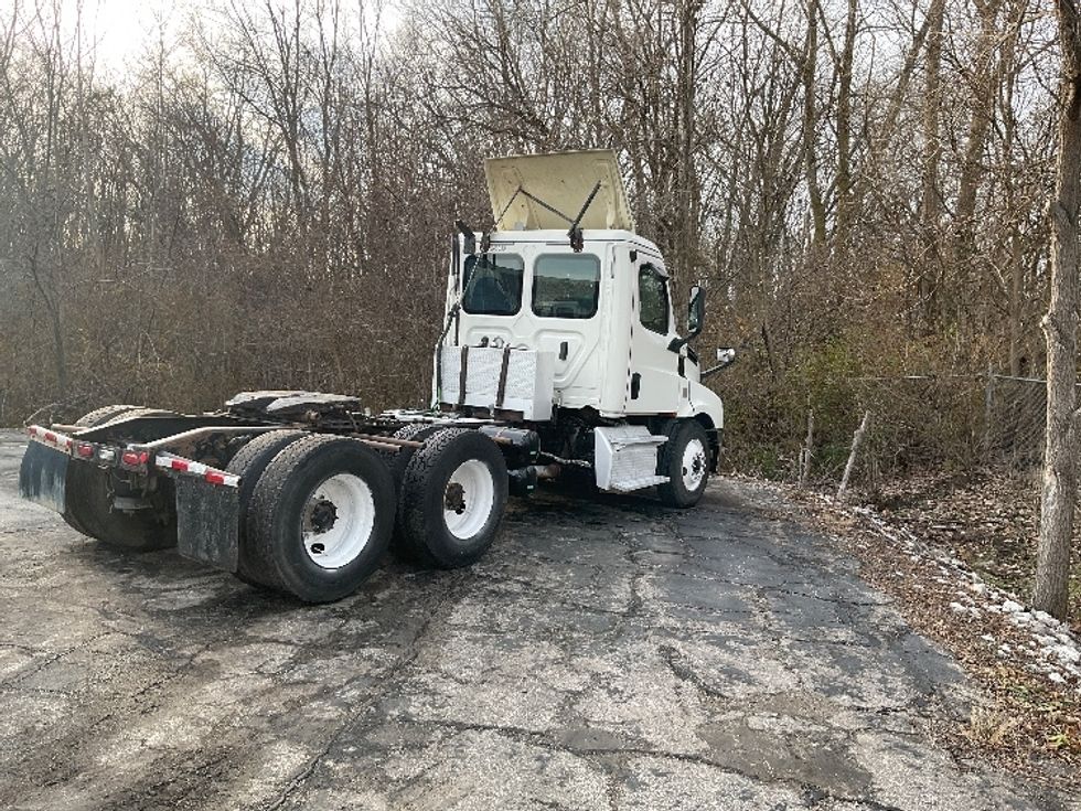 Day Cab Tractor-Heavy Duty Tractors-Freightliner-2019-T12664ST-La Porte-IN-470,675\n\t\tmiles-$ 47,500 - Image 7