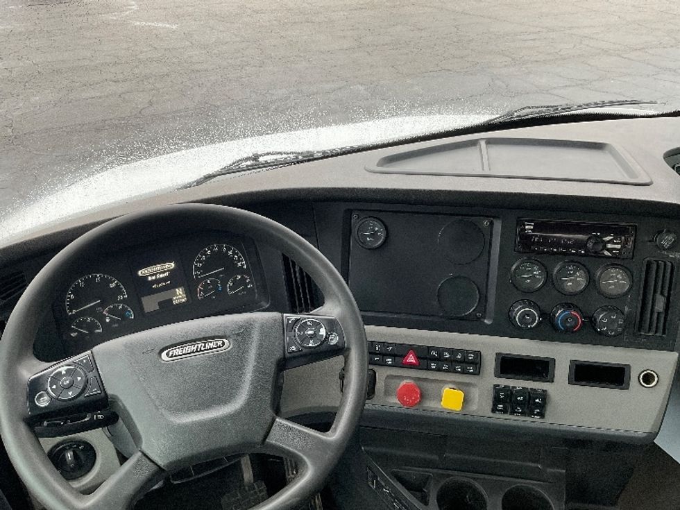 Day Cab Tractor-Heavy Duty Tractors-Freightliner-2019-T12664ST-La Porte-IN-492,496\n\t\tmiles-$ 45,500 - Image 11