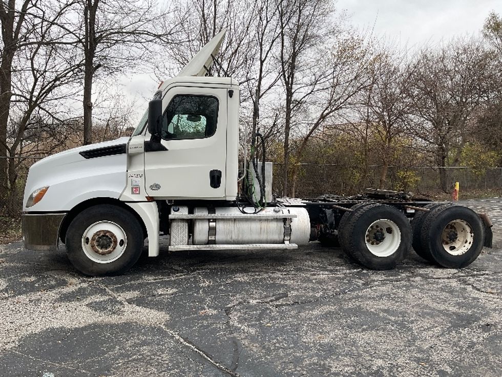 Day Cab Tractor-Heavy Duty Tractors-Freightliner-2019-T12664ST-La Porte-IN-492,496\n\t\tmiles-$ 45,500 - Image 4