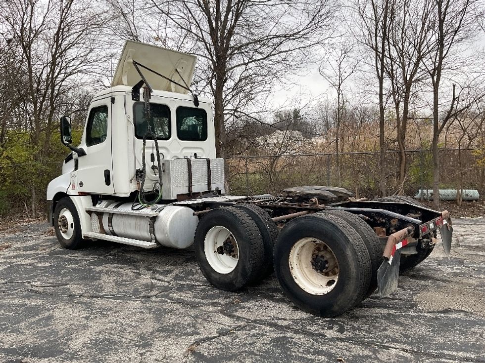 Day Cab Tractor-Heavy Duty Tractors-Freightliner-2019-T12664ST-La Porte-IN-492,496\n\t\tmiles-$ 45,500 - Image 5