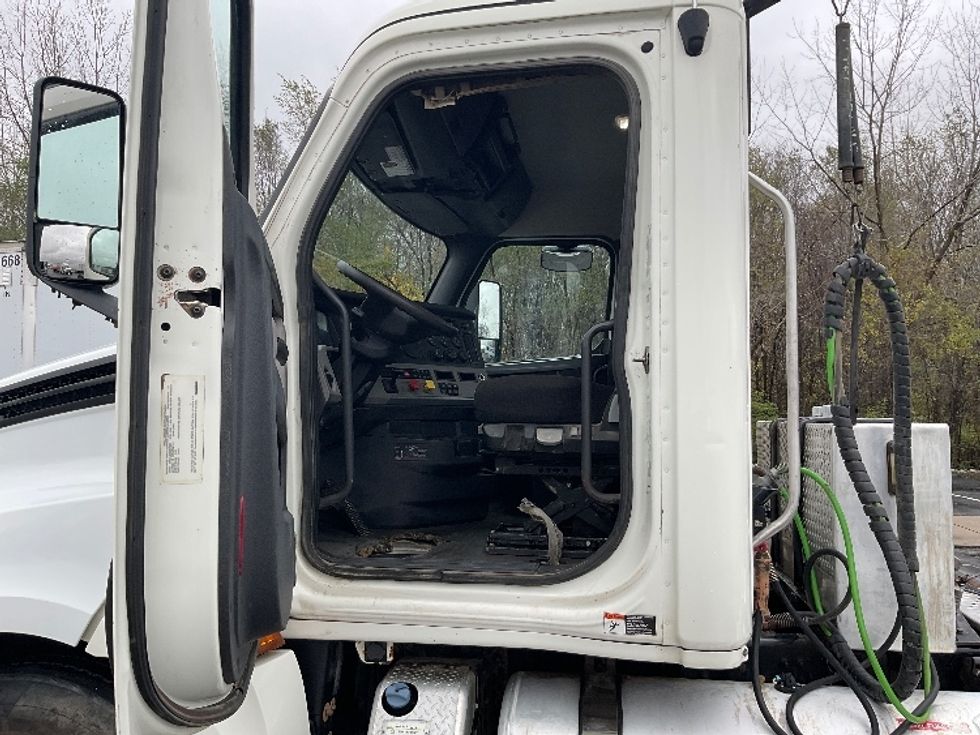 Day Cab Tractor-Heavy Duty Tractors-Freightliner-2019-T12664ST-La Porte-IN-492,496\n\t\tmiles-$ 45,500 - Image 9