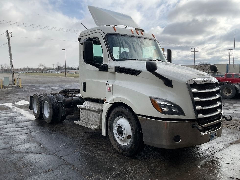 Day Cab Tractor-Heavy Duty Tractors-Freightliner-2019-T12664ST-La Porte-IN-521,347\n\t\tmiles-$ 44,000 - Image 1