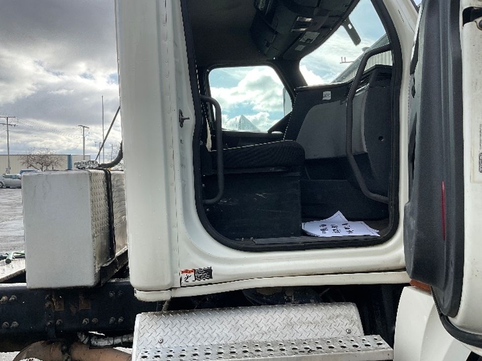 Day Cab Tractor-Heavy Duty Tractors-Freightliner-2019-T12664ST-La Porte-IN-521,347\n\t\tmiles-$ 44,000 - Image 12