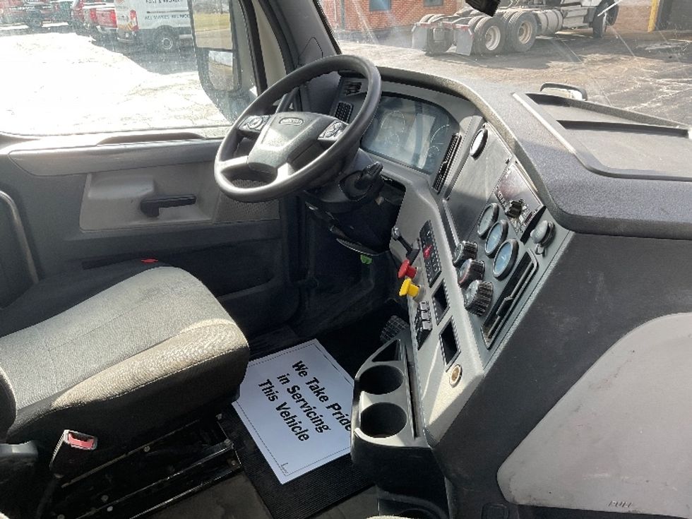 Day Cab Tractor-Heavy Duty Tractors-Freightliner-2019-T12664ST-La Porte-IN-521,347\n\t\tmiles-$ 44,000 - Image 14