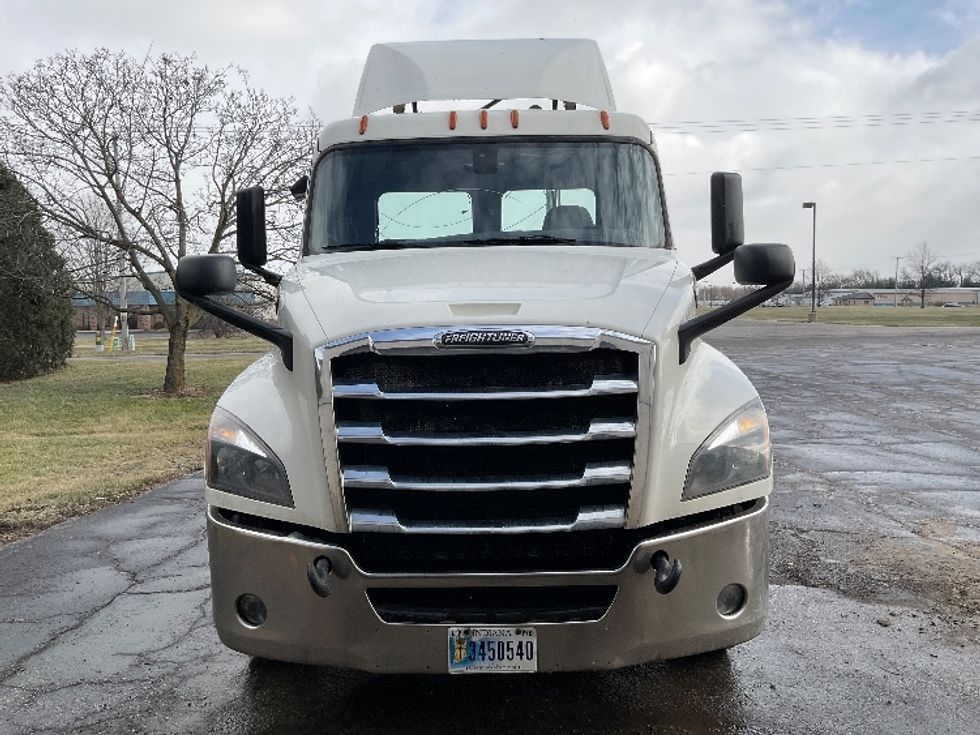 Day Cab Tractor-Heavy Duty Tractors-Freightliner-2019-T12664ST-La Porte-IN-521,347\n\t\tmiles-$ 44,000 - Image 2