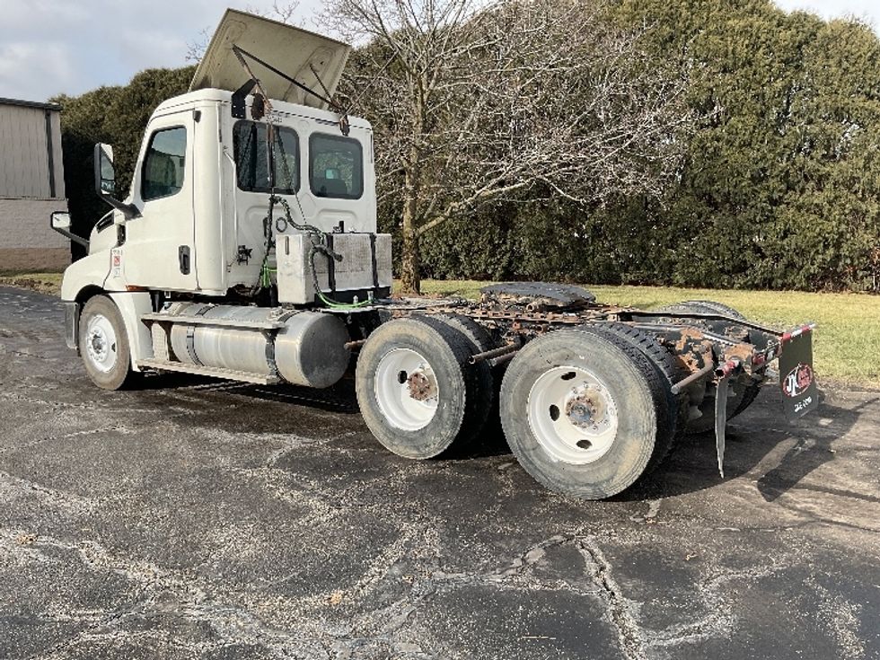 Day Cab Tractor-Heavy Duty Tractors-Freightliner-2019-T12664ST-La Porte-IN-521,347\n\t\tmiles-$ 44,000 - Image 5