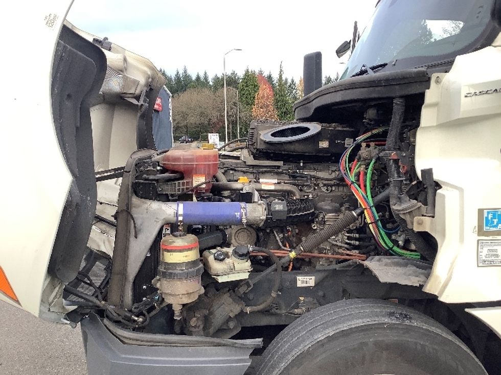 Day Cab Tractor-Heavy Duty Tractors-Freightliner-2019-T12664ST-Lacey-WA-381,163\n\t\tmiles-$ 47,750 - Image 16