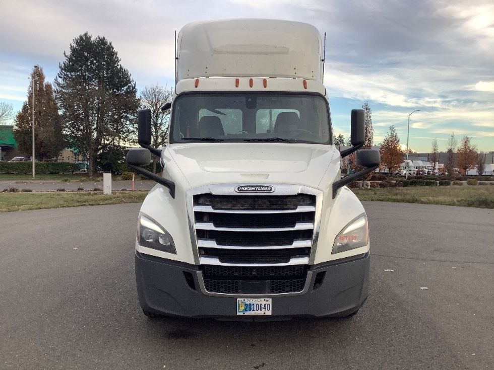 Day Cab Tractor-Heavy Duty Tractors-Freightliner-2019-T12664ST-Lacey-WA-381,163\n\t\tmiles-$ 47,750 - Image 2