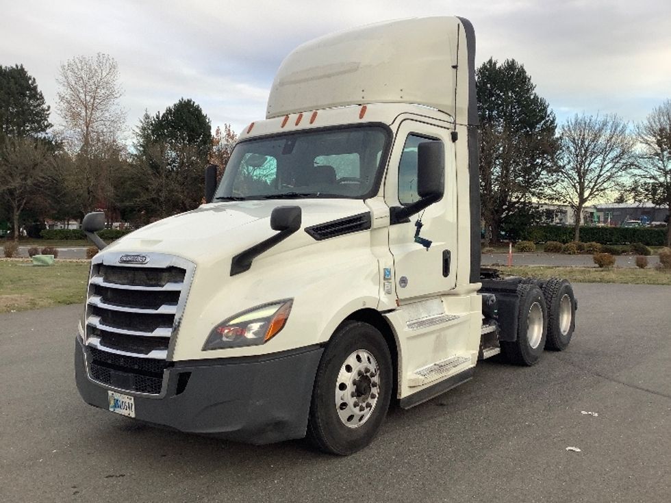 Day Cab Tractor-Heavy Duty Tractors-Freightliner-2019-T12664ST-Lacey-WA-381,163\n\t\tmiles-$ 47,750 - Image 3