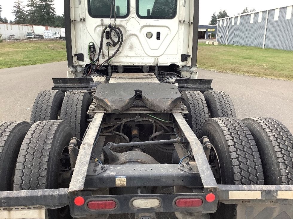 Day Cab Tractor-Heavy Duty Tractors-Freightliner-2019-T12664ST-Lacey-WA-381,163\n\t\tmiles-$ 47,750 - Image 6