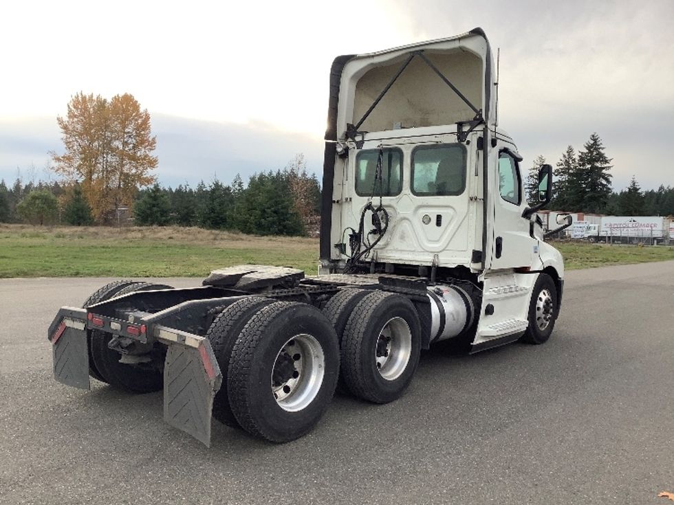 Day Cab Tractor-Heavy Duty Tractors-Freightliner-2019-T12664ST-Lacey-WA-381,163\n\t\tmiles-$ 47,750 - Image 7
