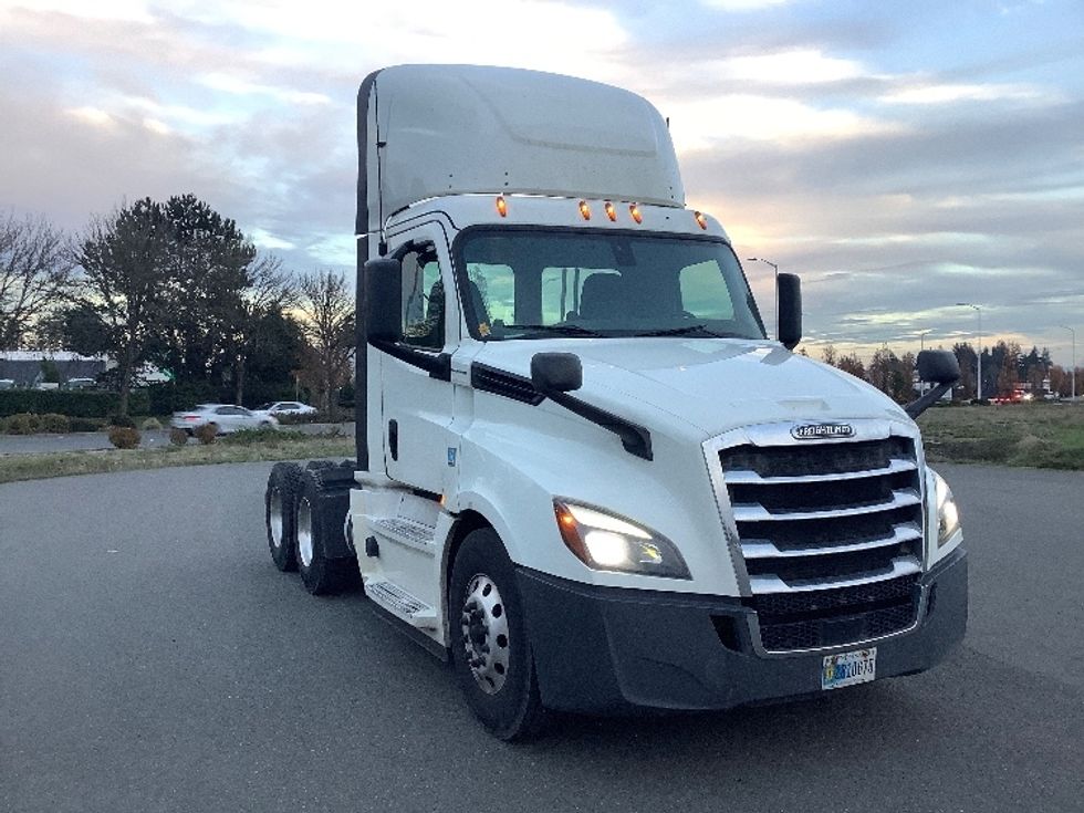 Day Cab Tractor-Heavy Duty Tractors-Freightliner-2019-T12664ST-Lacey-WA-433,260\n\t\tmiles-$ 44,750 - Image 1