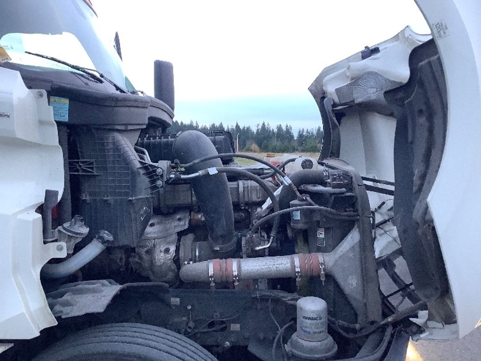 Day Cab Tractor-Heavy Duty Tractors-Freightliner-2019-T12664ST-Lacey-WA-433,260\n\t\tmiles-$ 44,750 - Image 15