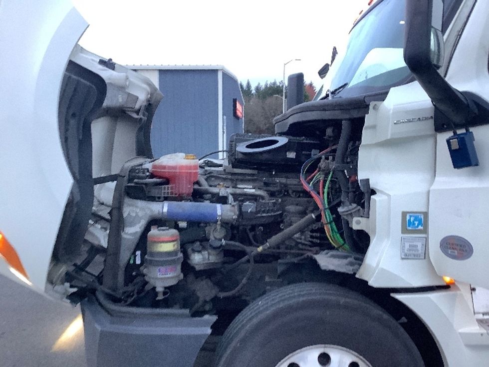 Day Cab Tractor-Heavy Duty Tractors-Freightliner-2019-T12664ST-Lacey-WA-433,260\n\t\tmiles-$ 44,750 - Image 16