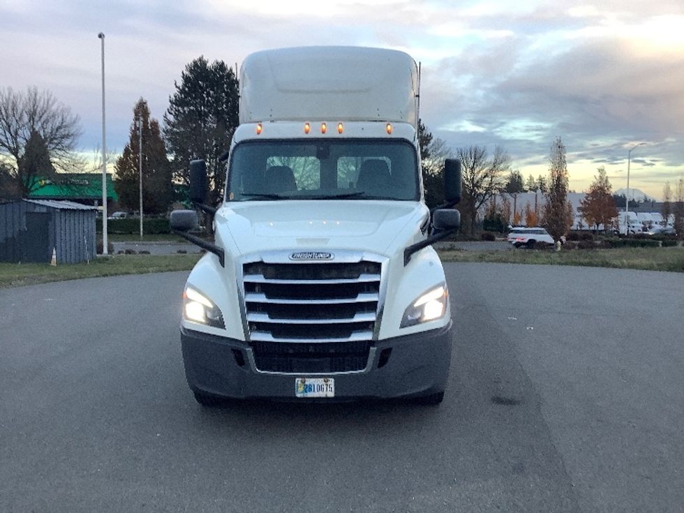 Day Cab Tractor-Heavy Duty Tractors-Freightliner-2019-T12664ST-Lacey-WA-433,260\n\t\tmiles-$ 44,750 - Image 2