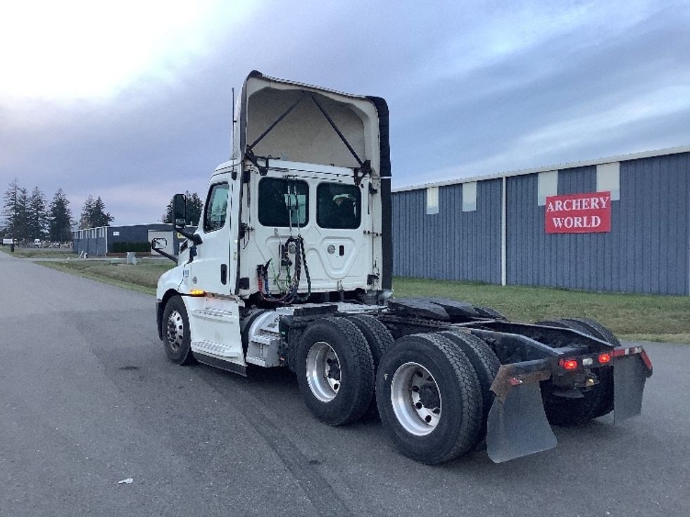 Day Cab Tractor-Heavy Duty Tractors-Freightliner-2019-T12664ST-Lacey-WA-433,260\n\t\tmiles-$ 44,750 - Image 5