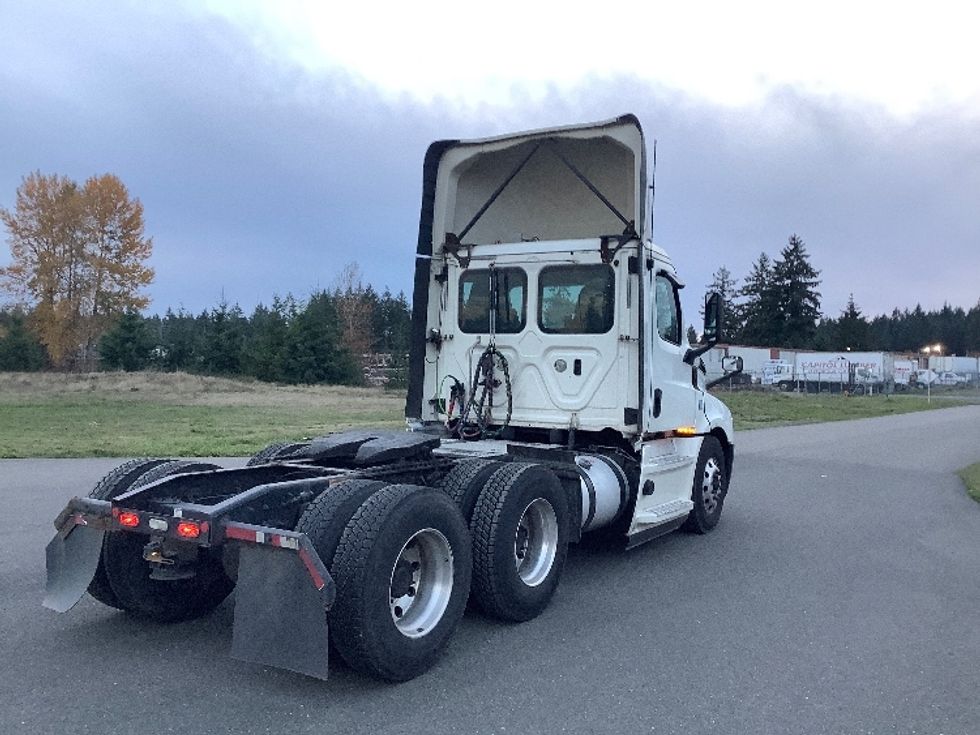 Day Cab Tractor-Heavy Duty Tractors-Freightliner-2019-T12664ST-Lacey-WA-433,260\n\t\tmiles-$ 44,750 - Image 7