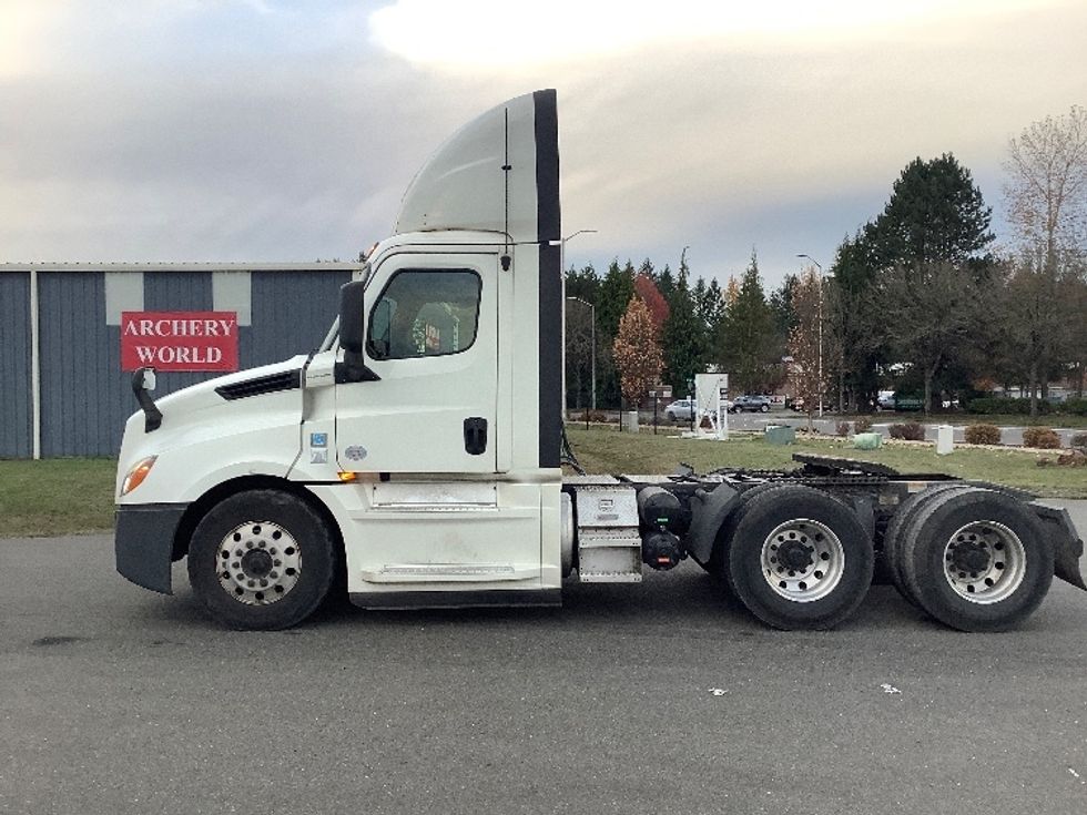 Day Cab Tractor-Heavy Duty Tractors-Freightliner-2019-T12664ST-Lacey-WA-434,504\n\t\tmiles-$ 44,750 - Image 4