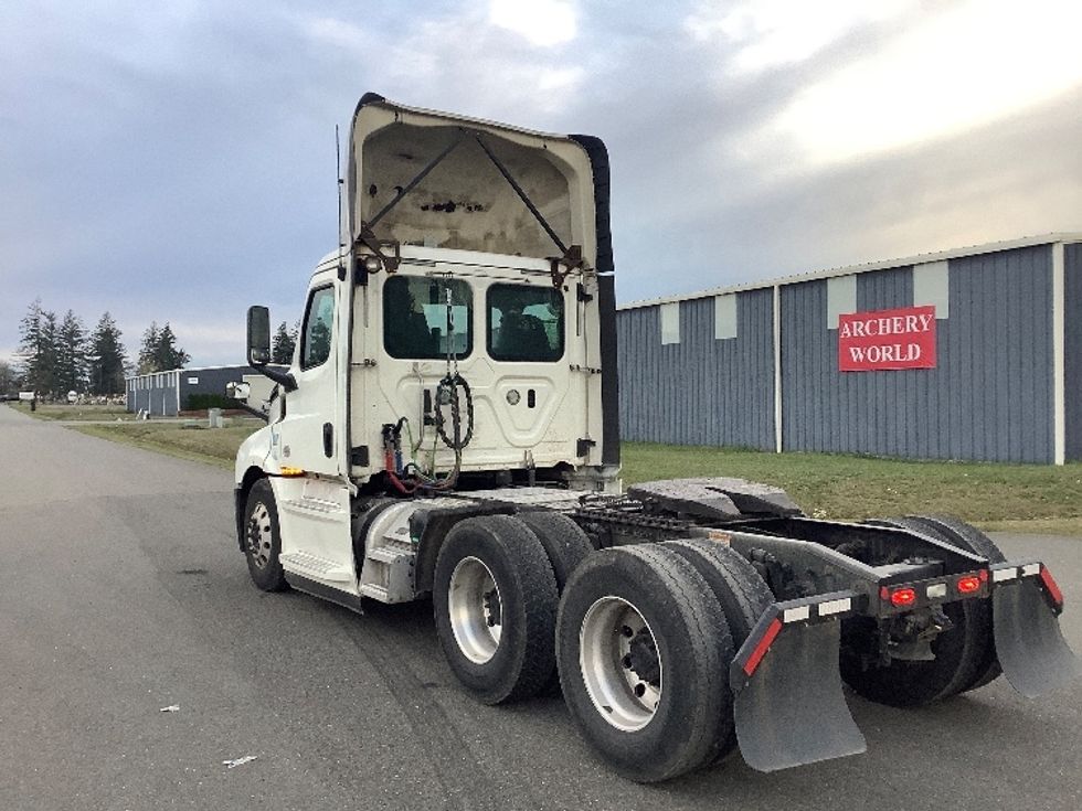 Day Cab Tractor-Heavy Duty Tractors-Freightliner-2019-T12664ST-Lacey-WA-434,504\n\t\tmiles-$ 44,750 - Image 5