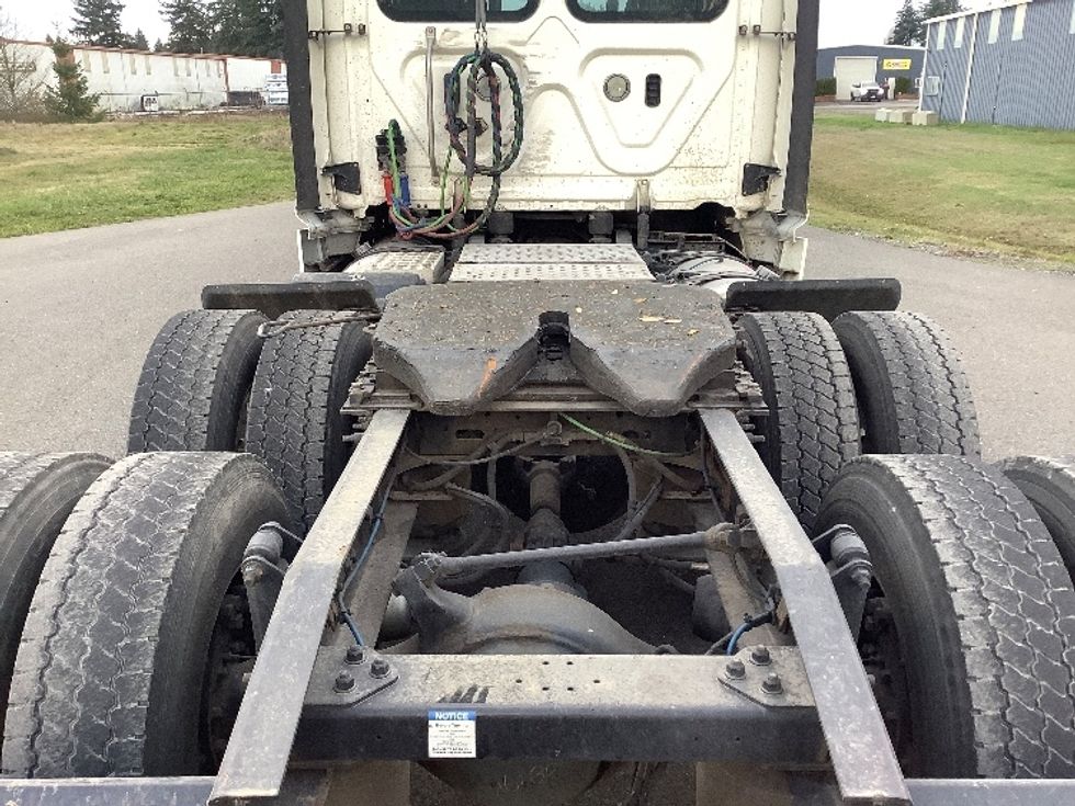 Day Cab Tractor-Heavy Duty Tractors-Freightliner-2019-T12664ST-Lacey-WA-434,504\n\t\tmiles-$ 44,750 - Image 6