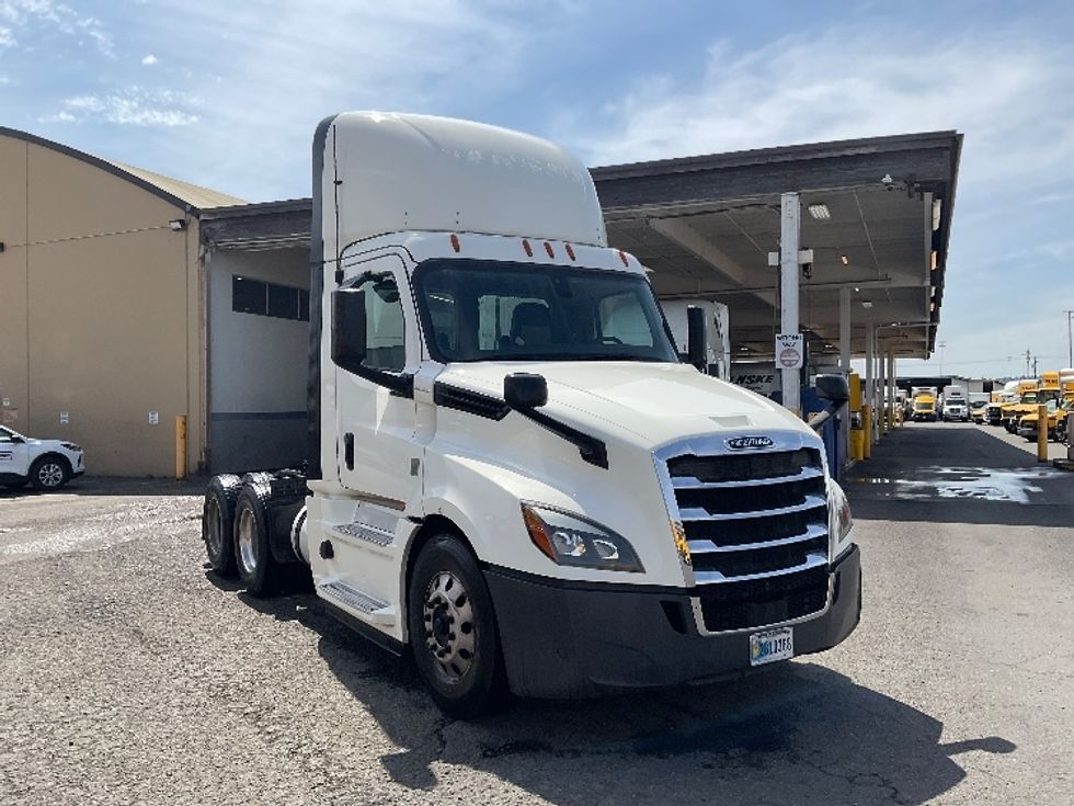 Day Cab Tractor-Heavy Duty Tractors-Freightliner-2019-T12664ST-Lacey-WA-480,900\n\t\tmiles-$ 39,000 - Image 1