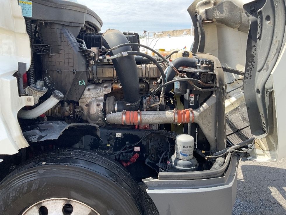 Day Cab Tractor-Heavy Duty Tractors-Freightliner-2019-T12664ST-Lacey-WA-480,900\n\t\tmiles-$ 39,000 - Image 15